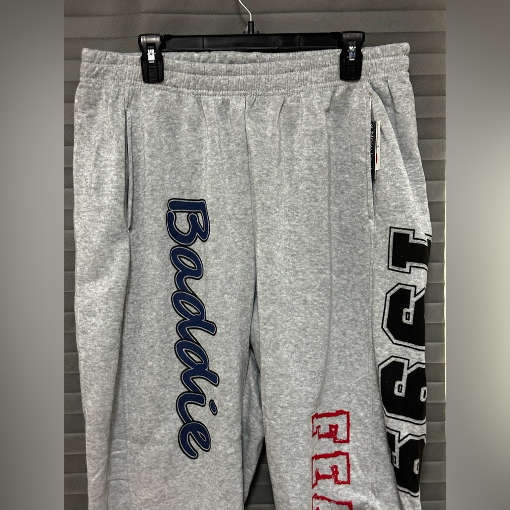 New with Tags New Look Brand Women plus size Logo jogger sweatpants grey - Picture 5 of 9